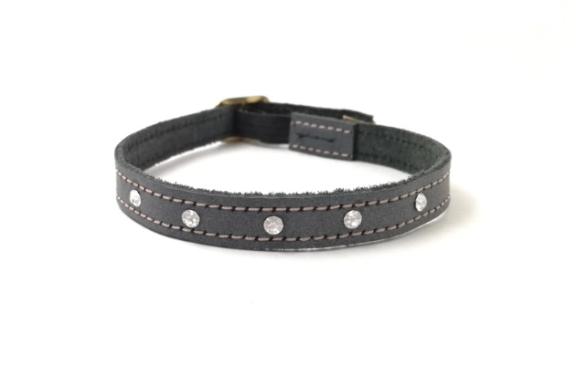 COLLAR NOBUK C/STRASS 27CM MISTER HUESO