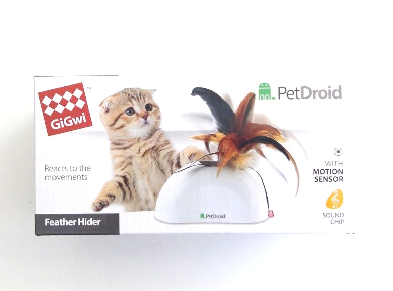PET DROID CON SENSOR MOV. PLUMA NAT. Y SONIDO - GIGWI